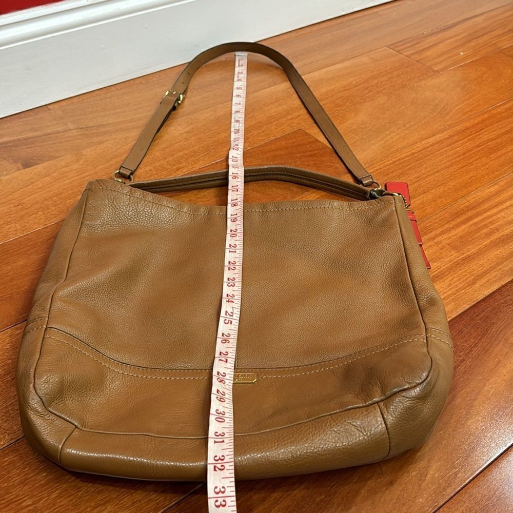 Coach British Tan Leather Hobo Adj. Strap 2 Way Shoulder‎ Zip Close - Picture 14 of 16